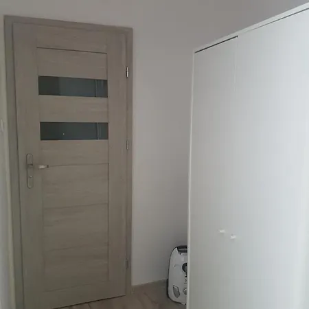 Przytulne Mieszkanie W 150- Letnim Palacu Apartment *