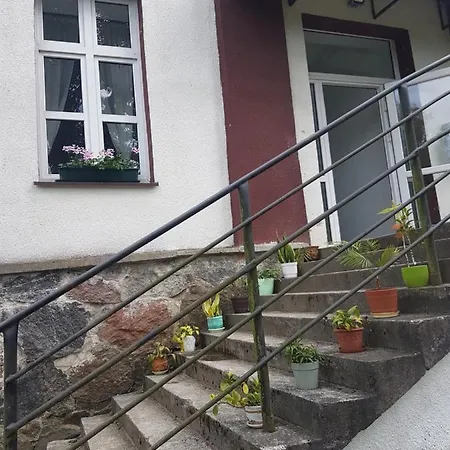 Przytulne Mieszkanie W 150- Letnim Palacu Apartmán *